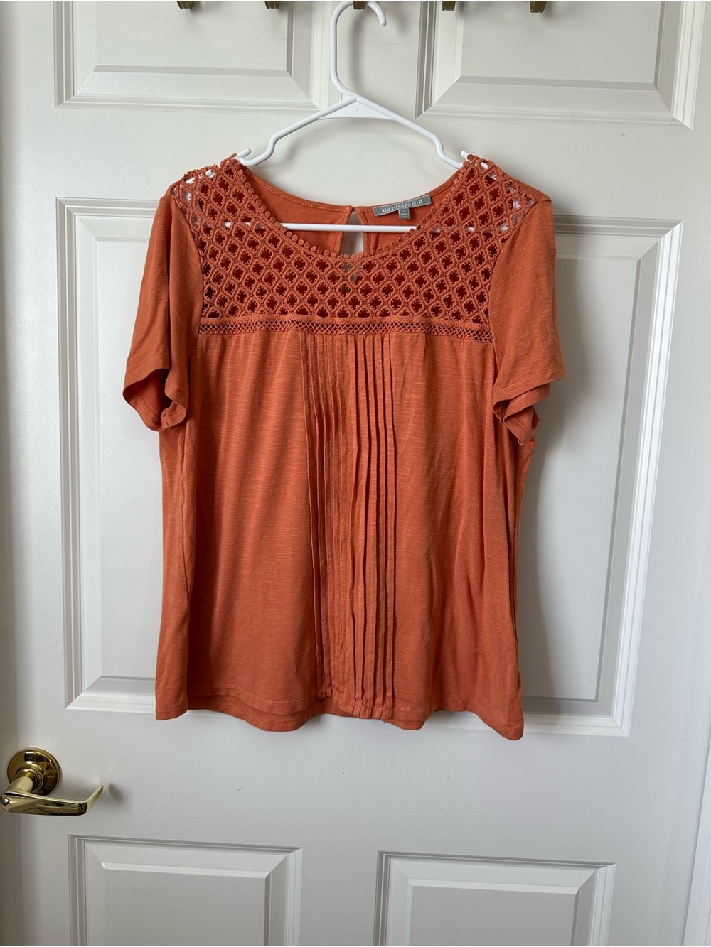 Daniel Rainn Orange Crochet Panel Pintuck Pleated Front Top Women's Size L